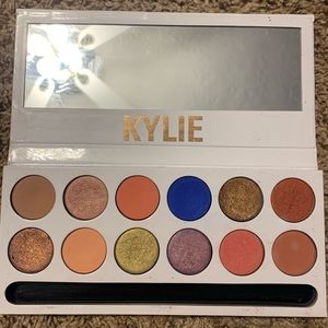 Traded Kylie Palette